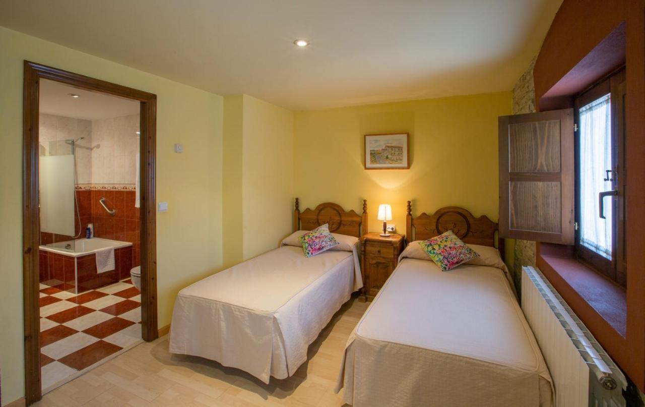 Hotel Rural Los Cerezos De Yanguas ภายนอก รูปภาพ