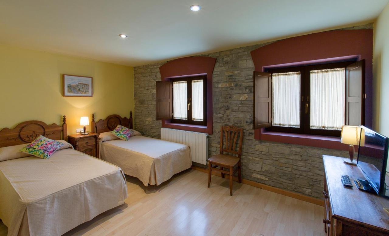 Hotel Rural Los Cerezos De Yanguas ภายนอก รูปภาพ