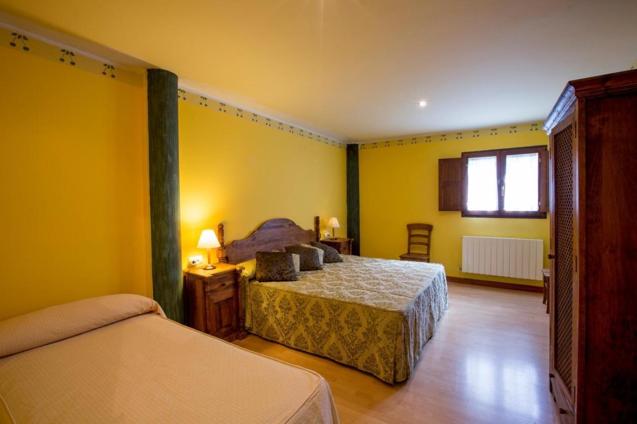 Hotel Rural Los Cerezos De Yanguas ภายนอก รูปภาพ